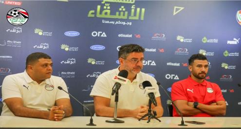  أيمن عبدالعزيز: منتخب مصر استفاد من ودية الجزائر.. وتريزيجه أبهر فيتوريا